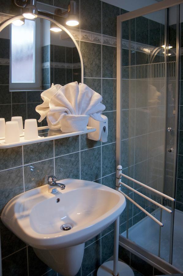 مبيت وإفطار Hévíz Astoria Panzio المظهر الخارجي الصورة